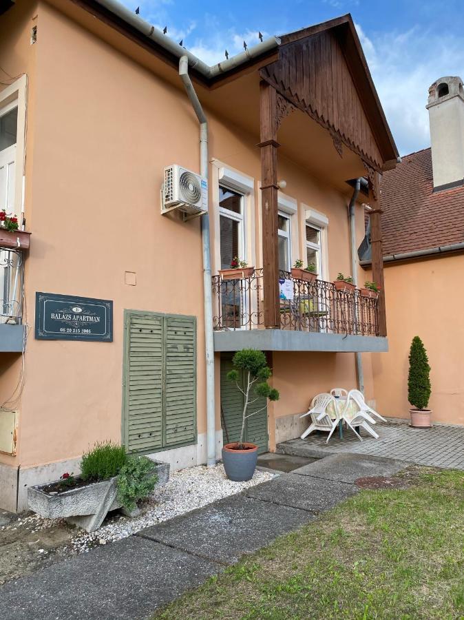Balazs Apartman Егер Екстериор снимка