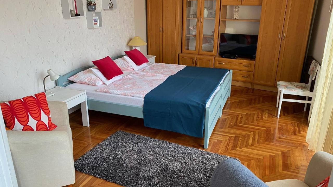 Balazs Apartman Егер Екстериор снимка